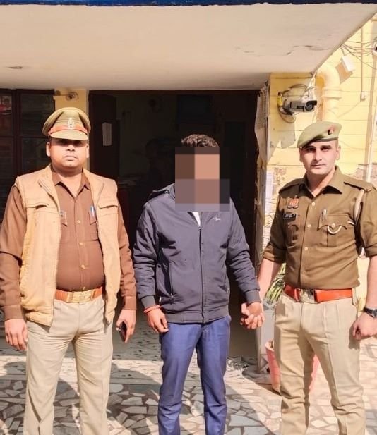 Pratapgarh: Five arrested including one wanted from different police station areas