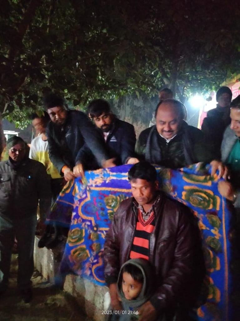 Lucknow: Bhoomi Group distributed blankets to thousands of needy