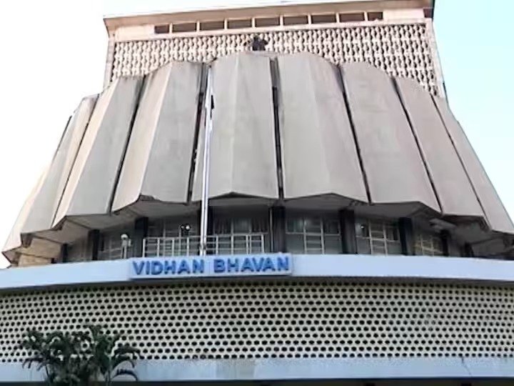 Mumbai: Uproar in the assembly on the issues of farmers