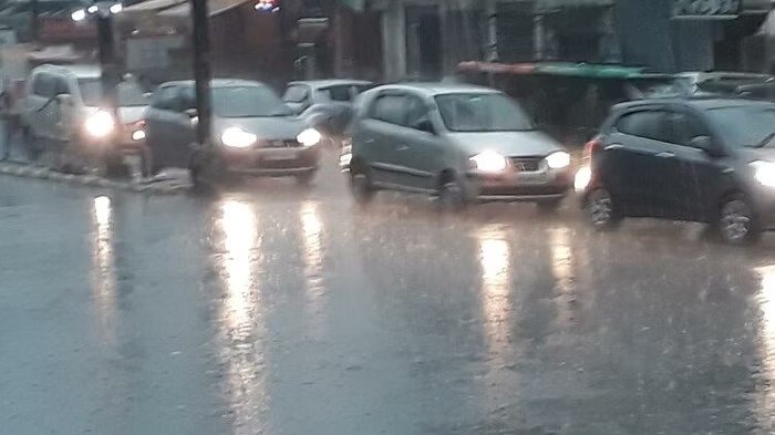 Meerut: Rain in many districts including Meerut, darkness in the day