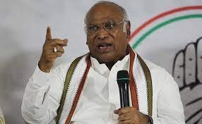 New Delhi: People who did not contribute to the freedom struggle are the real 'anti-nationals', Rahul a true patriot: Kharge