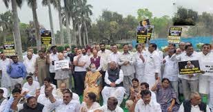 New Delhi: Many opposition MPs including Sonia, Kharge, Rahul staged a sit-in on the demand of JPC on Adani case