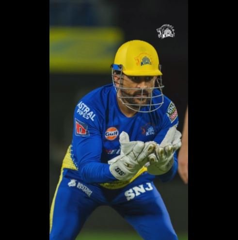 harbhajan-singh_ms-dhoni_bigger-cricketer-in-india_928