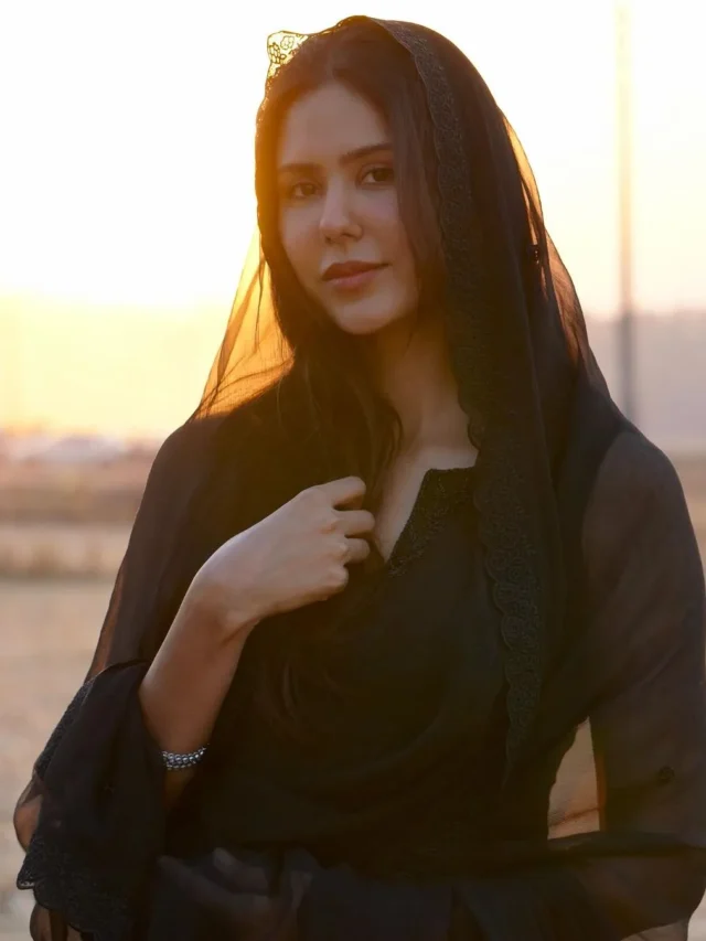 punjabi-actress-sonam-bajwa-wear-simple-black-suit-see-her-beautiful-look-goes-viral-on-internet1716961431_3