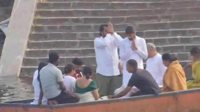 Mumbai: Deputy Chief Minister Ajit Pawar's ashes immersed at the confluence of two rivers in Pune