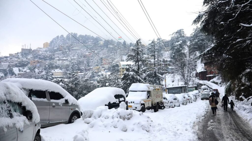 Shimla: Snowfall Closes 4 National Highways and 885 Roads in Himachal Pradesh, 3237 Transformers Out of Order