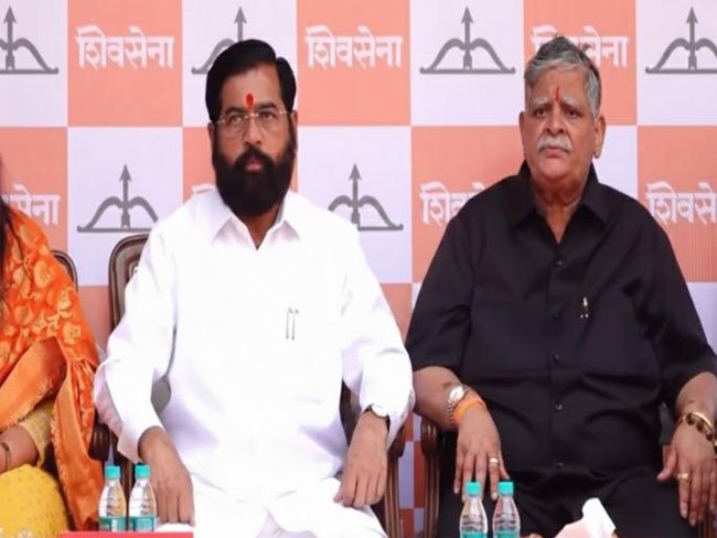 Mumbai: Former Shiv Sena UBT MLA Dagdu Sakpal joins Shinde faction of Shiv Sena
