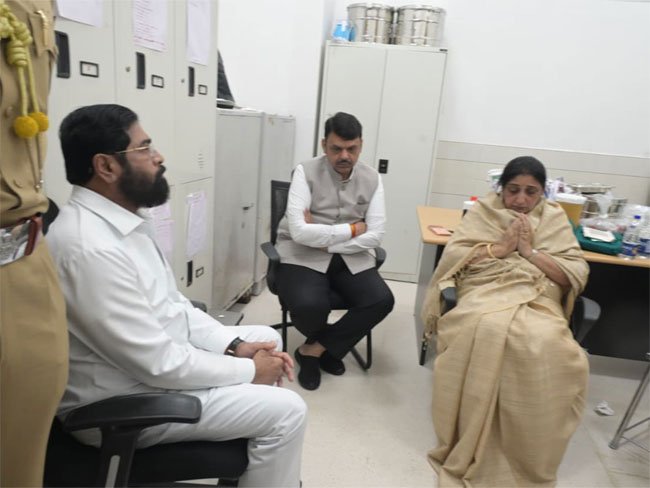 Mumbai: Governor and Chief Minister meet Ajit Pawar's wife Sunetra Pawar