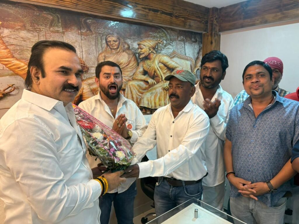 Mumbai: Bhimshakti Extends Support to Vinod Mishra