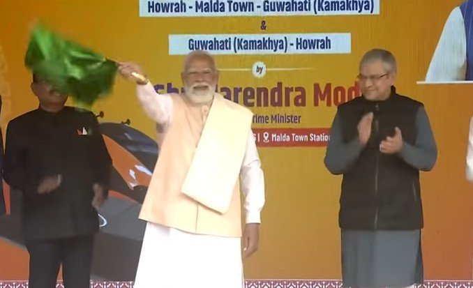 New Delhi: India gets its first Vande Bharat sleeper train; Prime Minister flags it off