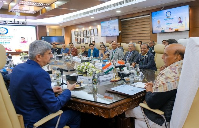 New Delhi: Defence Minister expresses confidence that DRDO will soon develop indigenous 'Sudarshan Chakra'