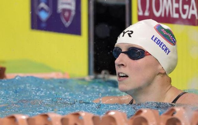 Los Angeles: Ledecky Makes History at Pro Swim Series
