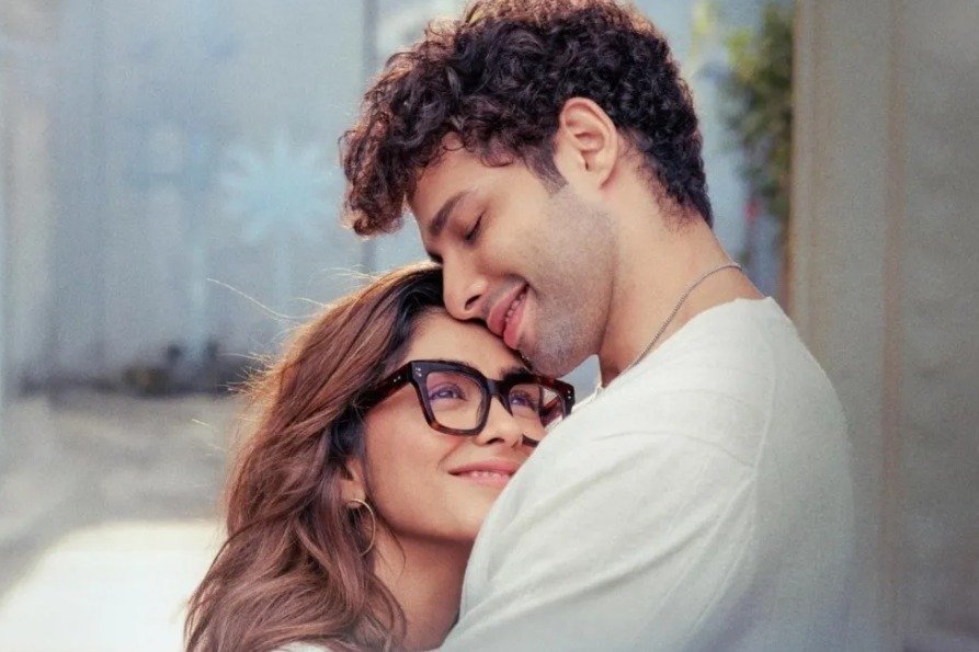 Mumbai: Teaser of Mrunal Thakur and Siddhant Chaturvedi's 'Do Deewane Shehar Mein' released