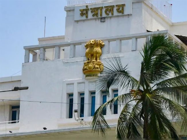 Mumbai: ACB arrests two clerks from Minister Narhari's office for accepting bribe