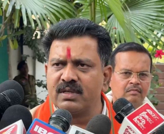 Jagdalpur: Top Naxalite commander Devji, carrying a bounty of 2.5 million rupees, surrenders along with 16 associates