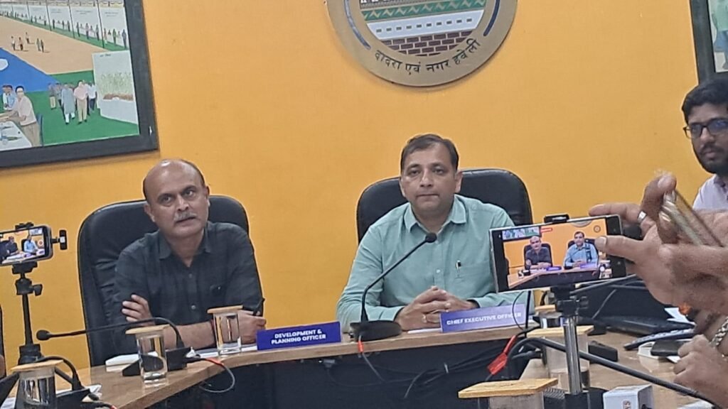 Silvassa: District Panchayat CEO enumerates the features of the "G-Ram-Gi" scheme