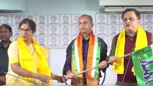 Kolkata: BJP MLA Bishnu Prasad Sharma joins TMC