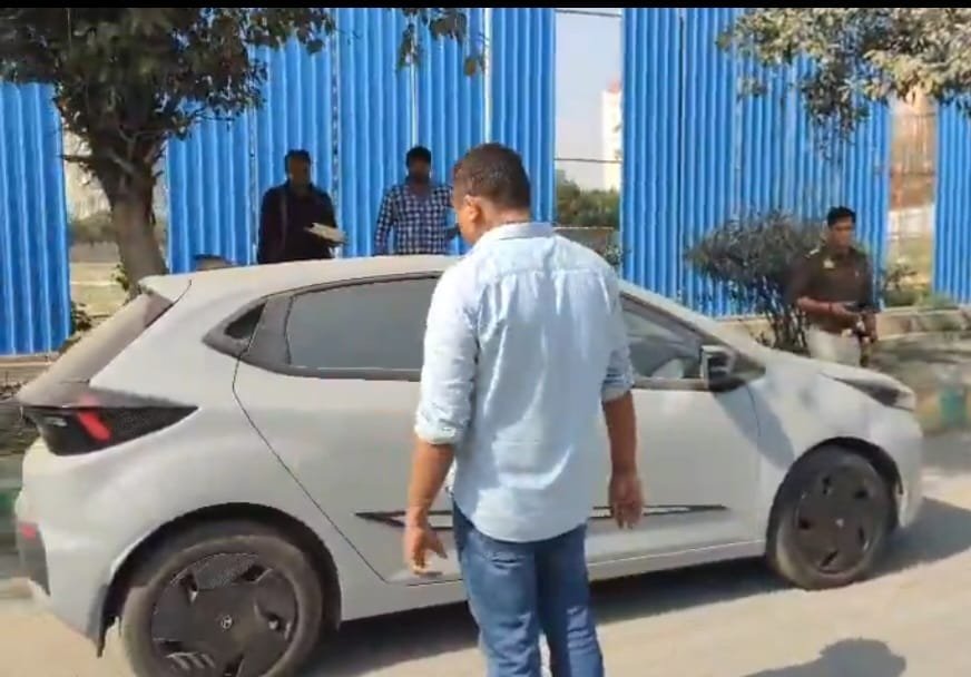 Noida: Couple commits suicide by shooting themselves on Valentine's Day