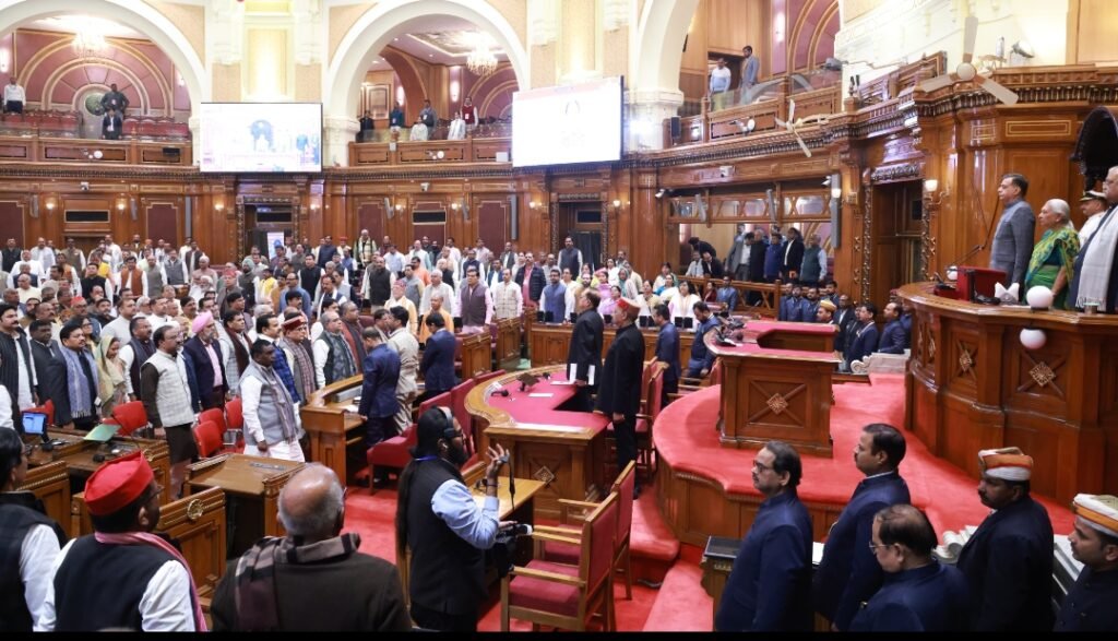 Budget Session: Unemployed youth issue raised in UP Assembly