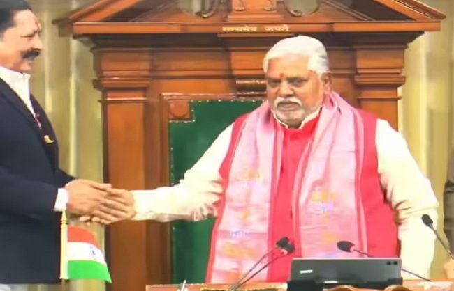 Patna: Strongman MLA Anant Singh of Mokama takes oath