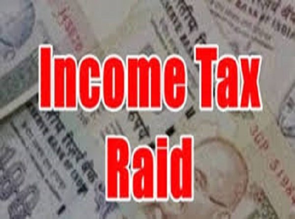 Lucknow: Income Tax raid at BSP MLA Umashankar Singh's home