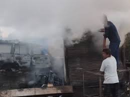 Jabalpur: Fire Engulfs Tata Sumo Due to Mosquito-Repellent Incense Stick; Man Burnt Alive