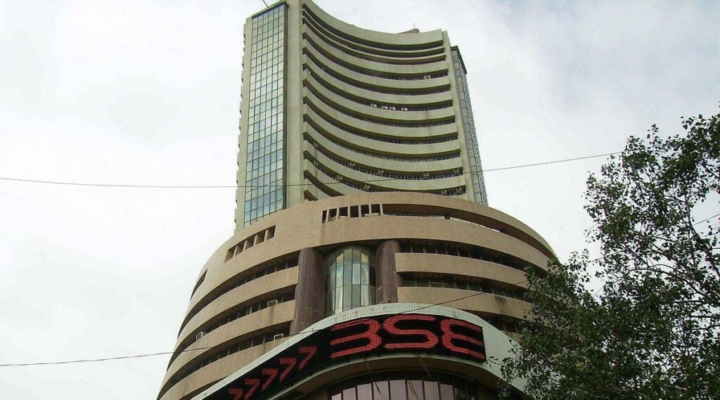 New Delhi: Weekly Review – Stock Market Closes with Marginal Decline Amidst Intense Volatility