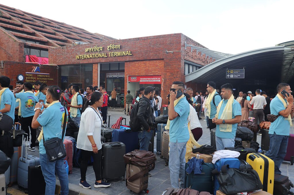 Kathmandu: Flights to Gulf countries remain cancelled today, hundreds of passengers stranded at Nepal airport