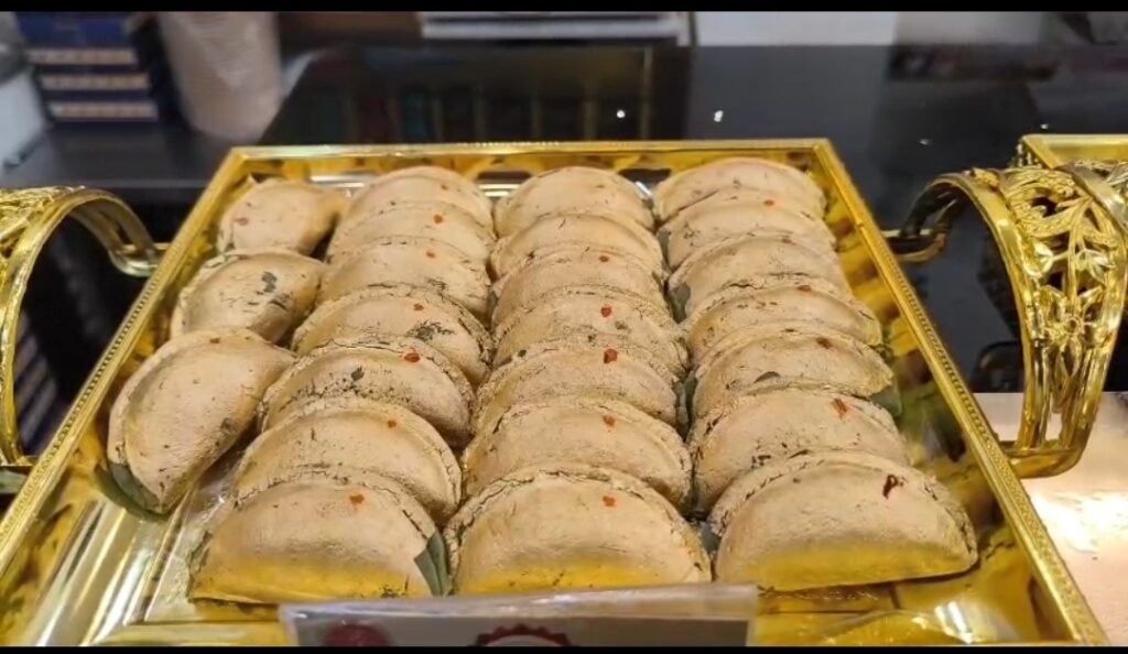 Kanpur: Royal Gujhiyas are a hit this Holi