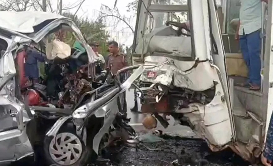 Dhaka: Two Buses Collide in Bangladesh; 14 Dead, Including Bride and Groom; Mourning at BNP Leader's Home