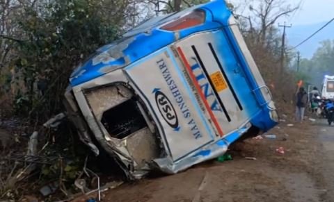 Bhubaneswar: Tourist Bus Accident in Odisha's Nayagarh; Five Dead, Over 40 Injured