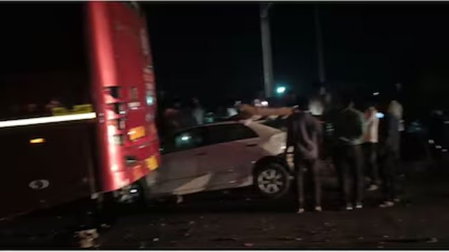 Mumbai: Three Members of a Family Die in Collision Between Private Bus and Car in Pune
