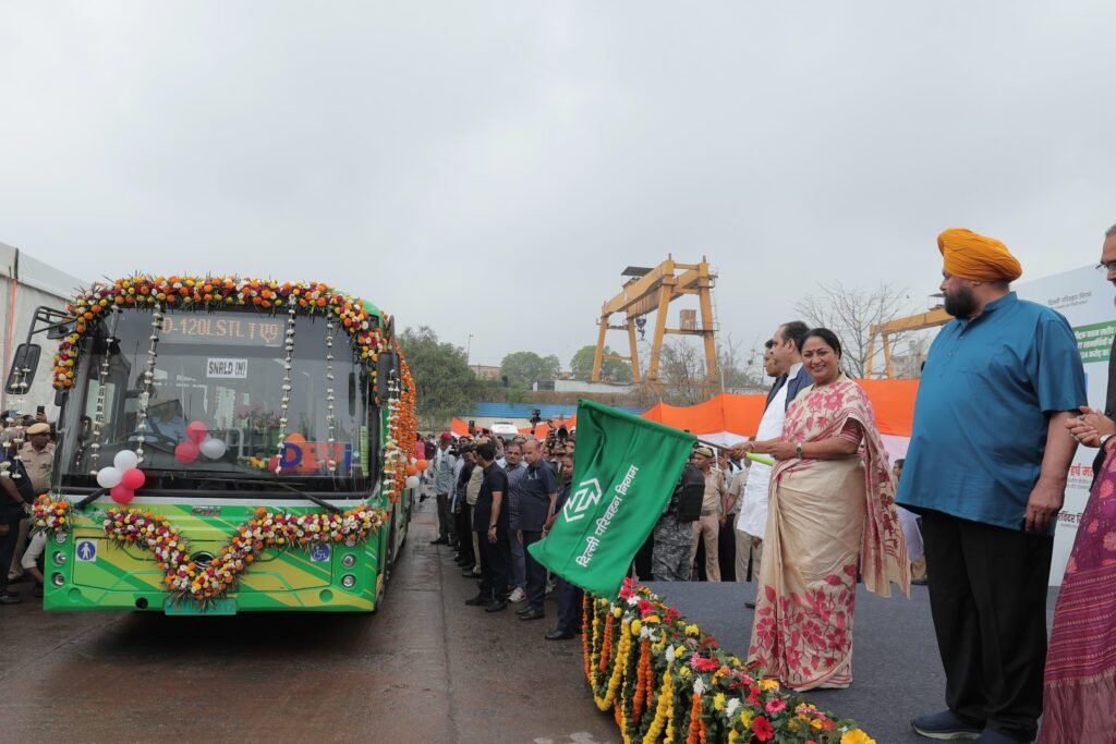 New Delhi: Chief Minister Flags Off 300 EV Buses