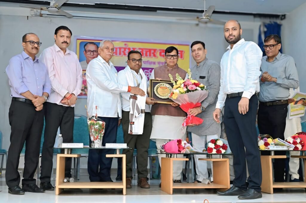 Mumbai: Senior Journalist Sonu Srivastava Honored at ‘Prarambh Uttar Darshan’ Ceremony