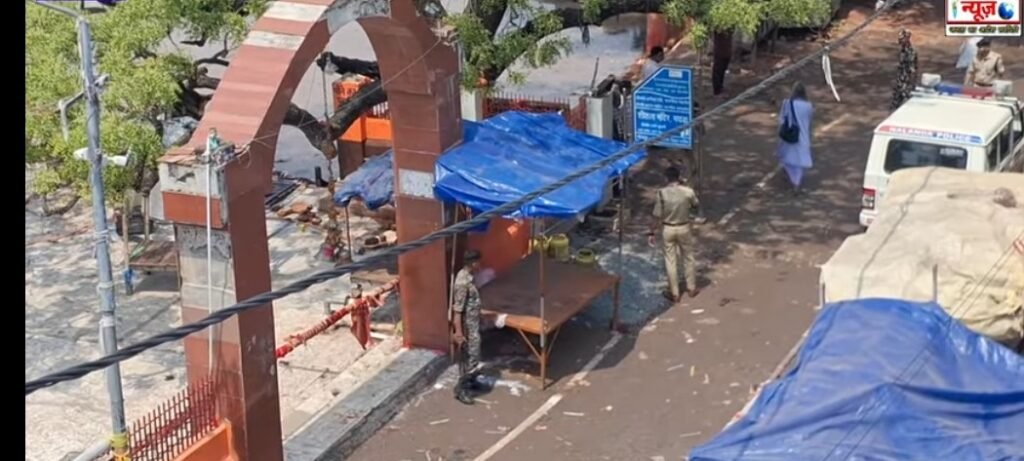 6 Lakh Aid for Families of Deceased in Sheetla Temple Tragedy; Station House Officer Suspended