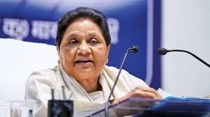 Lucknow: ‘Congress Changes Colors Like a Chameleon’