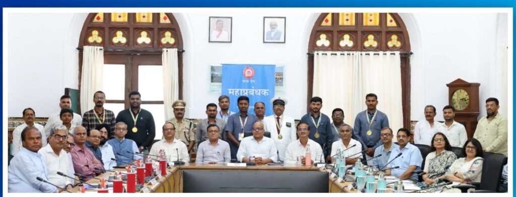 Mumbai: General Manager Honors 11 Employees with Safety Awards