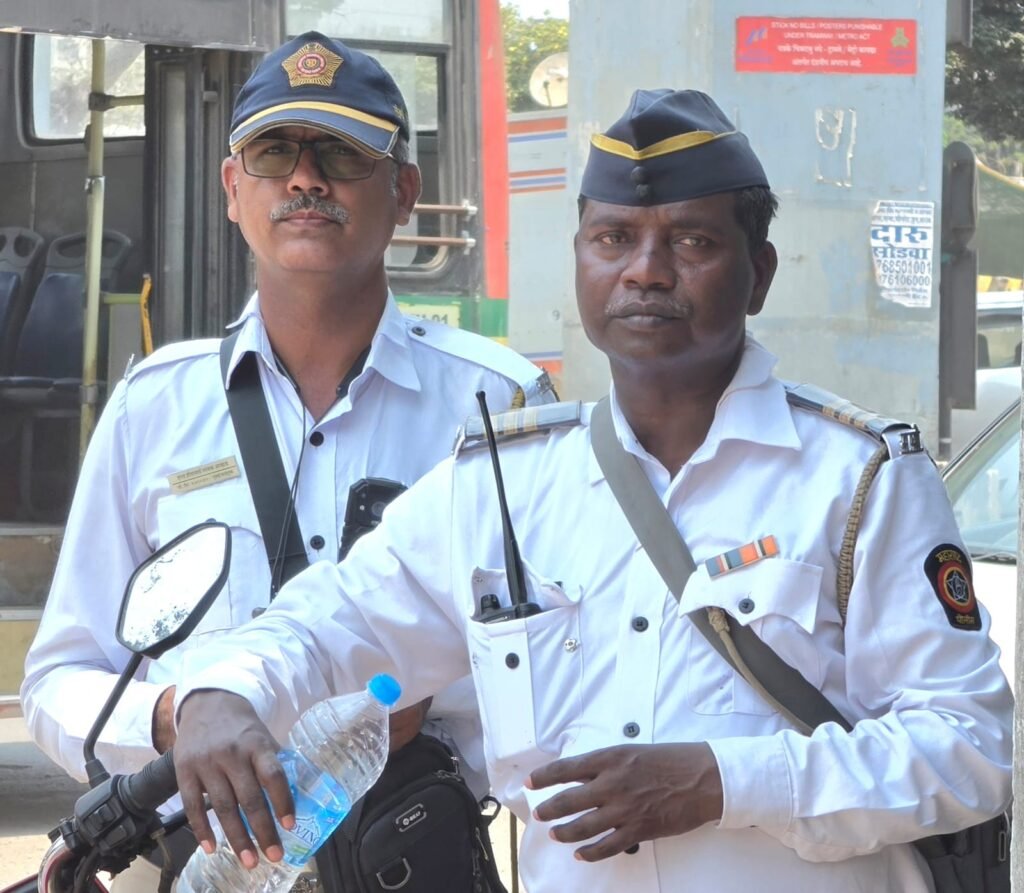 Mumbai: Mumbai Traffic Police's Daring Feat