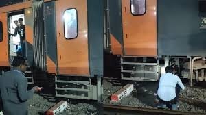 Pune: Vande Bharat Train Derails