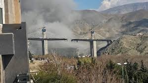 Tehran: Iran Threatens to Blow Up Eight Bridges in the Middle East