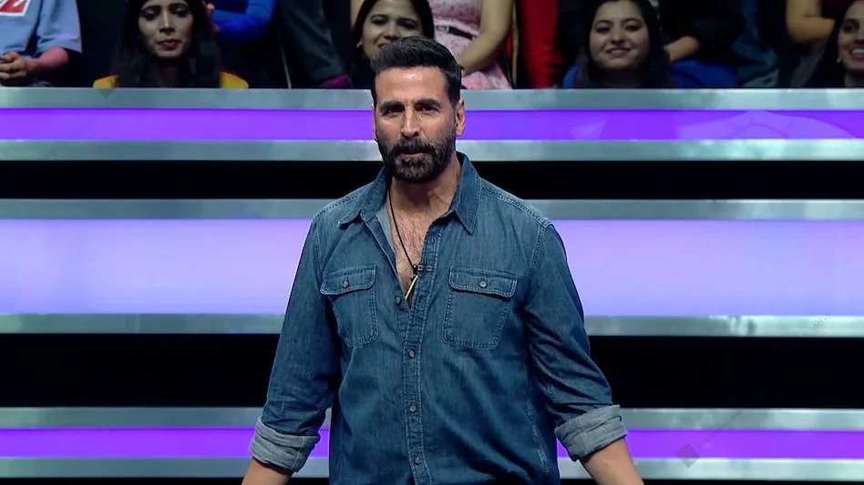 Mumbai: Akshay Kumar Gets Emotional on 'Wheel of Fortune India'