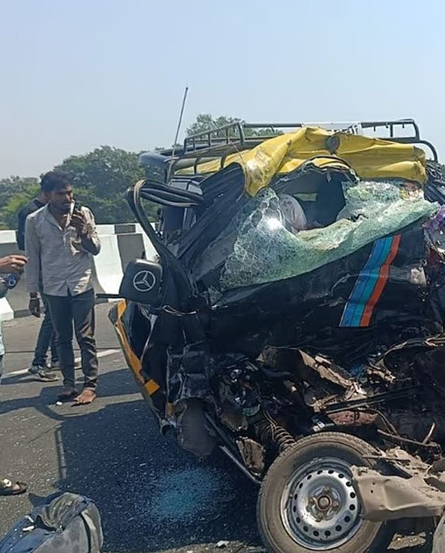 Mumbai: Eight Dead, One Injured in Two-Vehicle Collision in Thane, Maharashtra