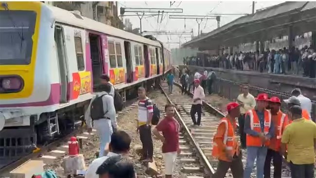 Mumbai: Local Train Coach Derails in Dombivli; Central Railway Services Affected