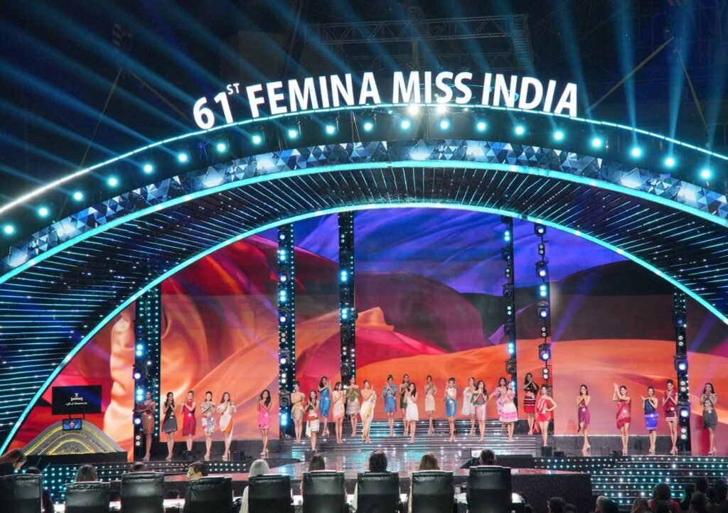 Mumbai: The Beauty of Indian Handlooms Showcased Through 'Vishwa Sutra' at Femina Miss India