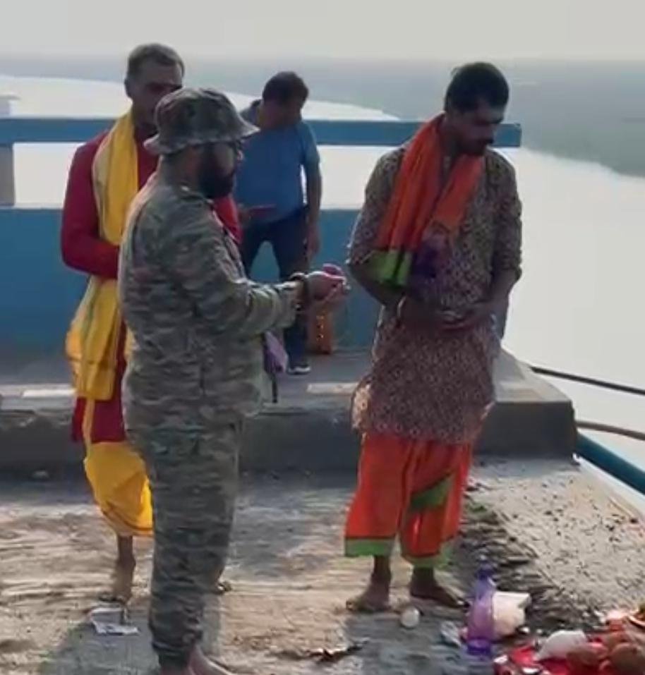 Bhagalpur: Construction of Bailey Bridge Begins Amidst Vedic Chanting and Conch Shell Blasts