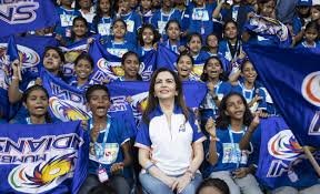 Mumbai: Children Enjoy the IPL