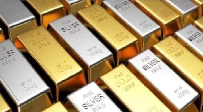 New Delhi: Decline Continues in Bullion Market; Gold and Silver Lose Their Luster