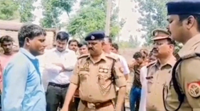 Bahraich: Sensation as Decapitated Body of Child Found; SP and Several Officers Arrive at the Scene