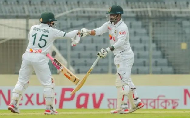 Dhaka Test: Bangladesh 380/7 by Lunch on Day 2; Mushfiqur Rahim Anchors the Innings
