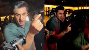 Mumbai: Ranbir Kapoor Lashes Out at Paparazzi